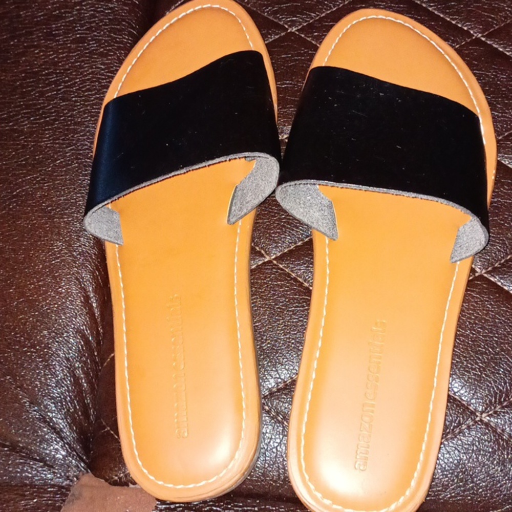 2 pair Women's sandals